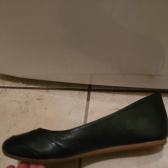 Hush Puppies Flats - Picture 2 of 3